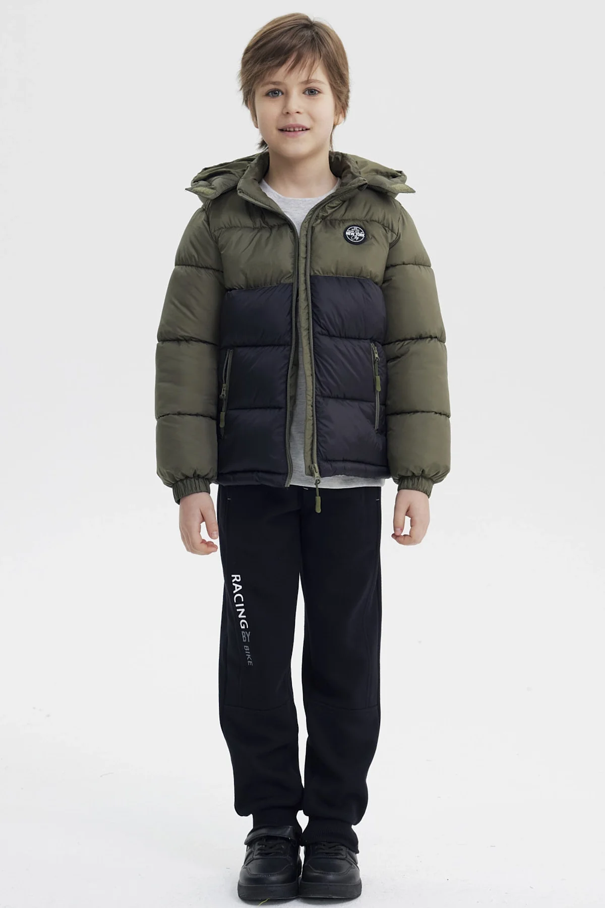 Parka Niño Básica Color Verde Militar - Image 4