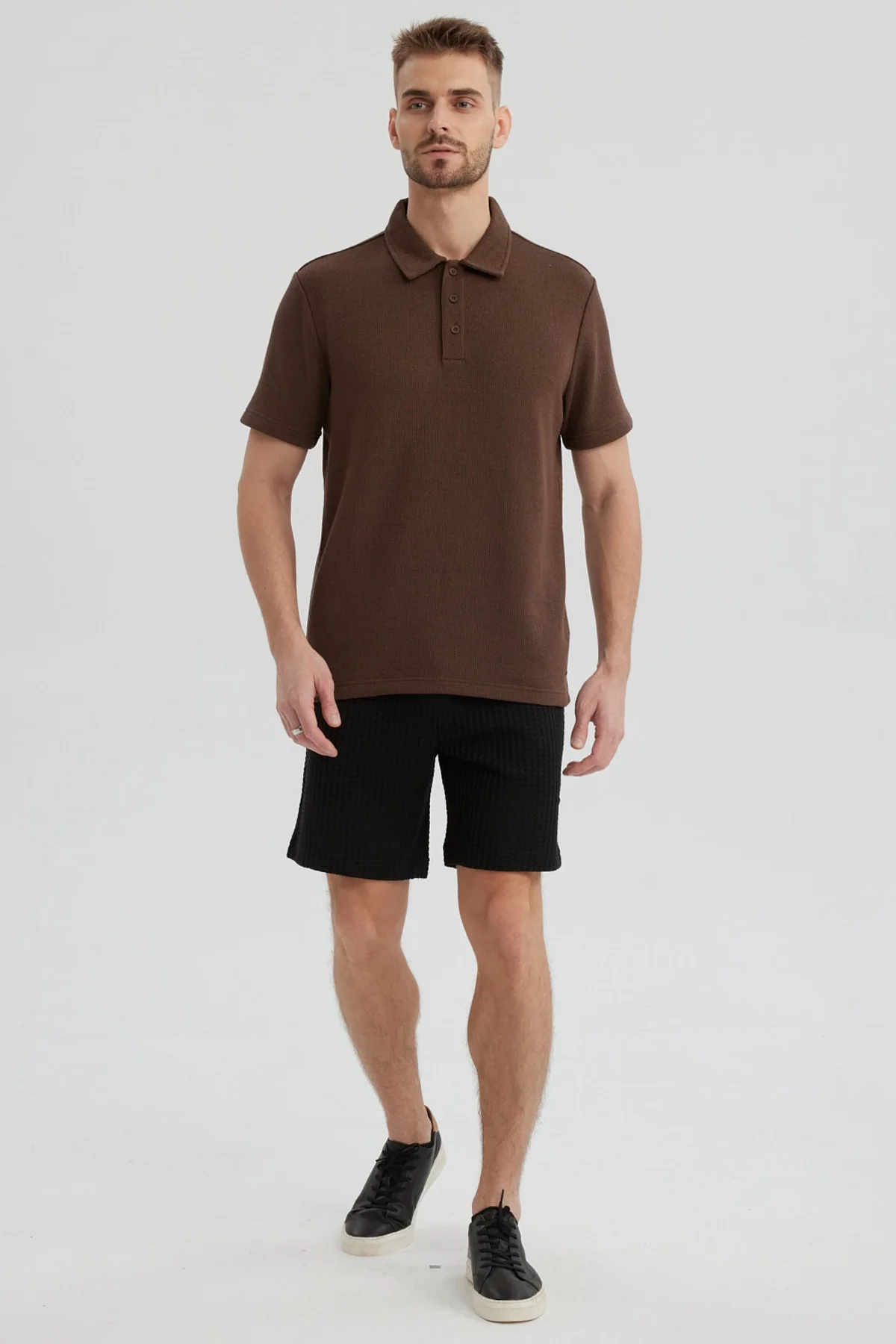 Polera Hombre Slim Cuello Camisero Café - Image 4