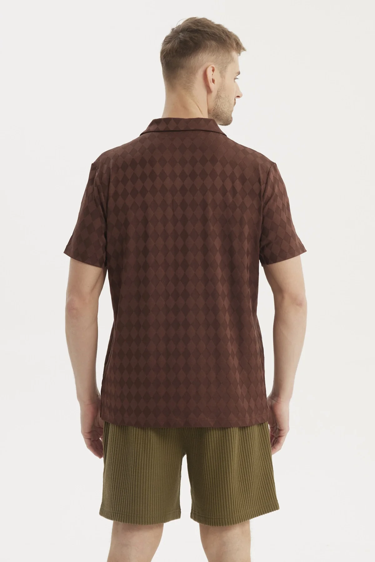 Polera Hombre Slim Cuello Camisero Chocolate - Image 3