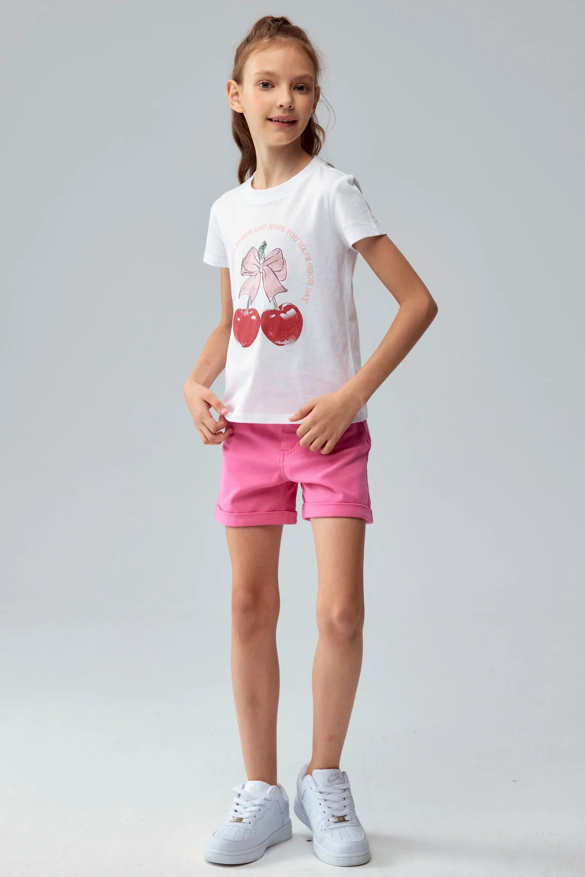 Short Niña Gabardina Básico Fucsia - Image 4