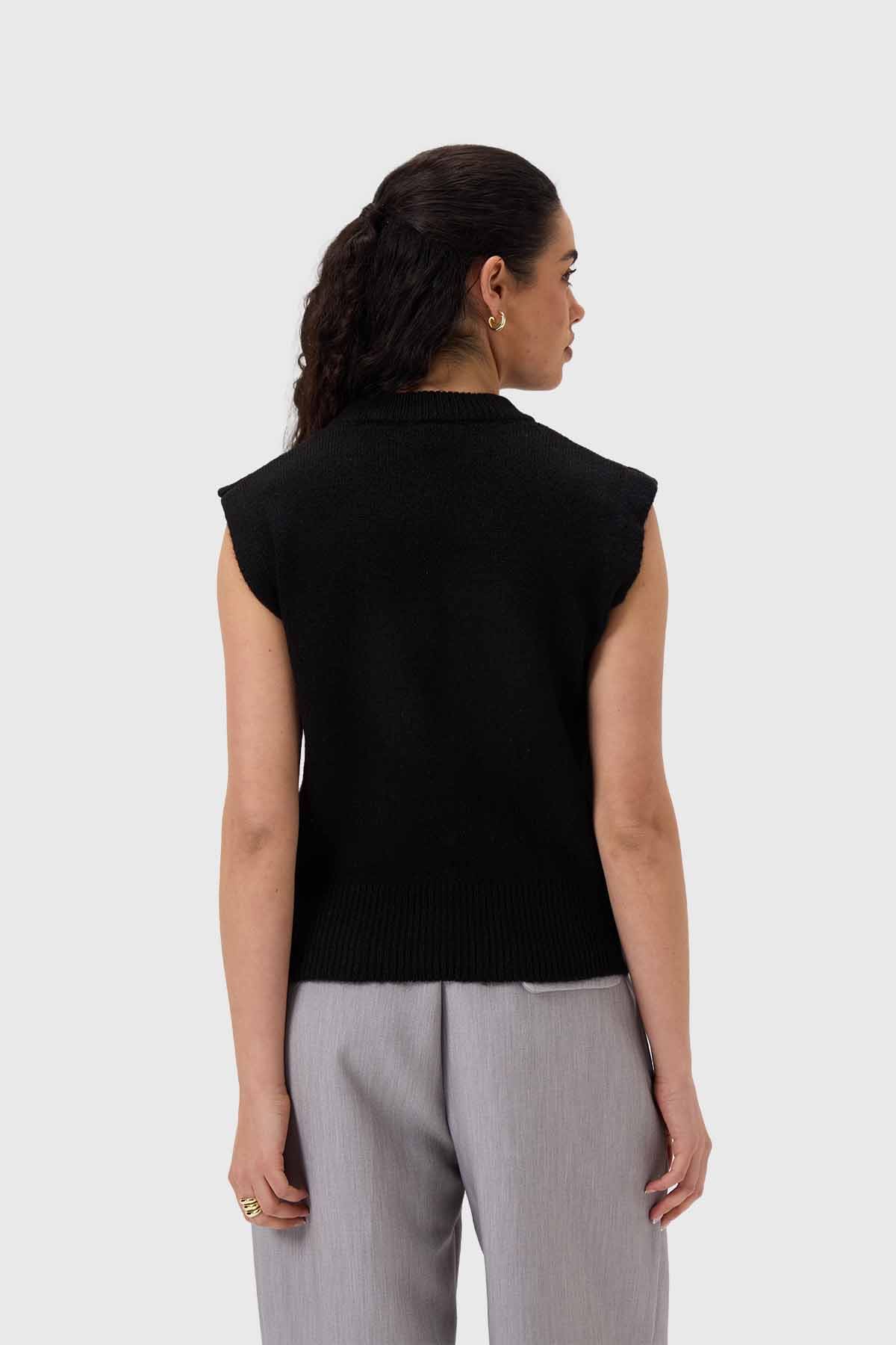 Sweater Mujer Negro - Image 3